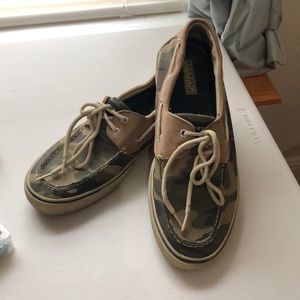 Men’s camo sperrys size 12